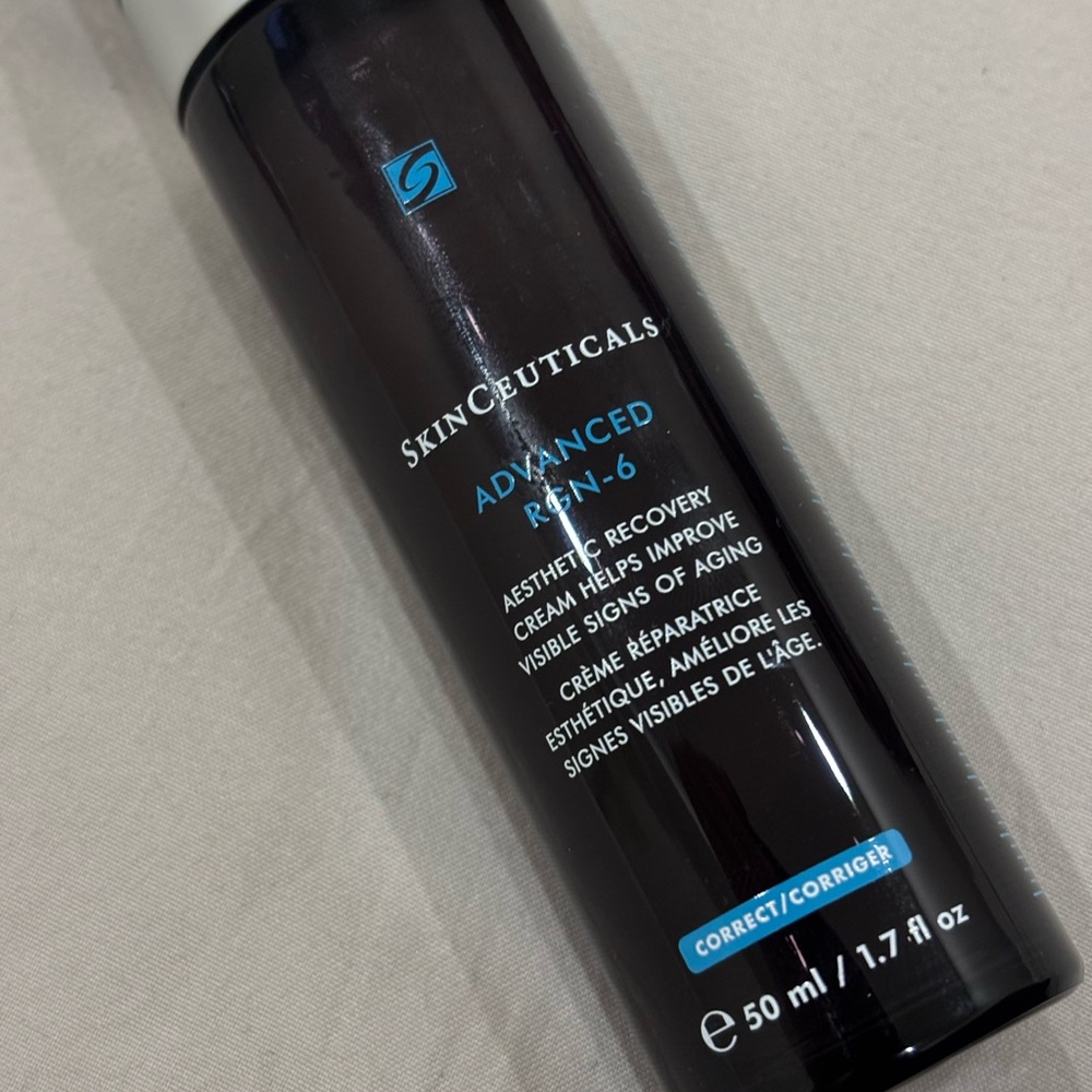 SkinCeuticals Black Moisturizer Professional Skincare